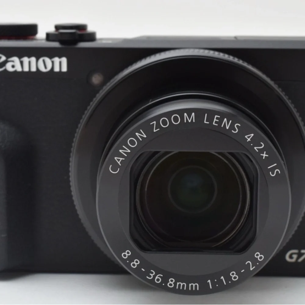 Canon PowerShot G7 X Mark III Box in White and Black